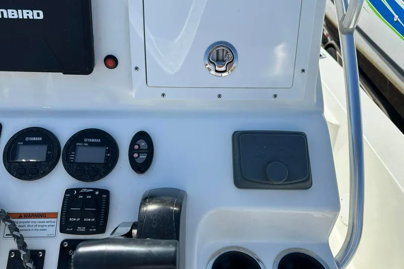 Slide: The Image of Control panel of 2022 BayRider Kencraft 219 Bay boat with Yamaha gauges. - 35