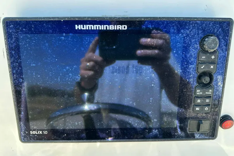 Slide: The Image of Humminbird Solix 10 fish finder on 2022 BayRider Kencraft 219 Bay boat. - 6
