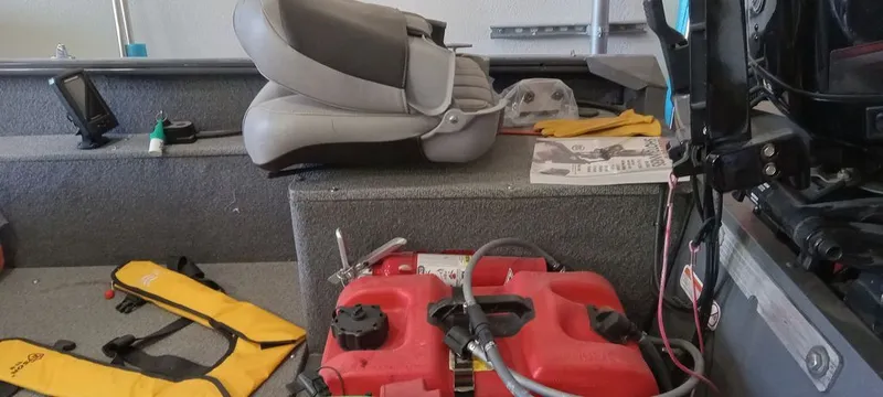 Slide: The Image of Tracker 16 Classic 2018 - 3