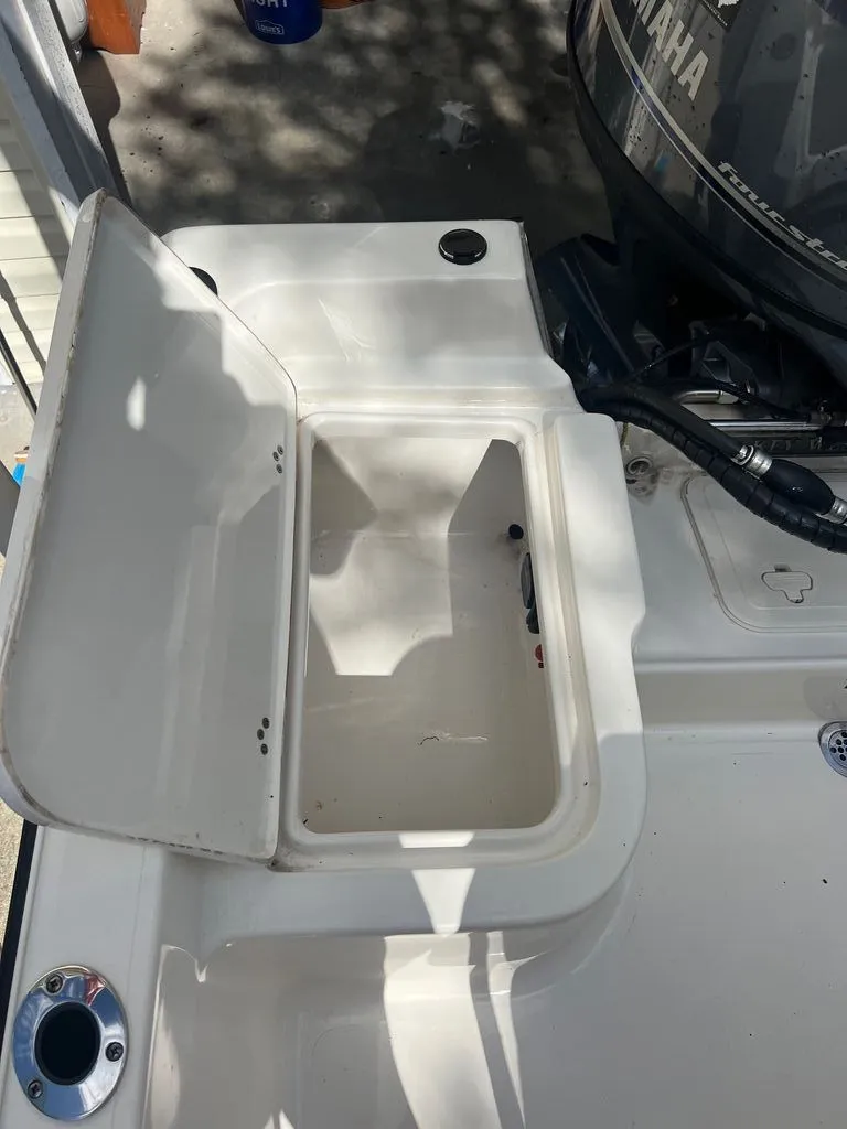Slide: The Image of Key West 1720 Center Console 2022 - 10