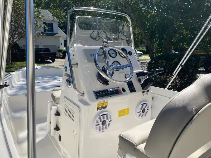 Slide: The Image of Key West 1720 Center Console 2022 - 6