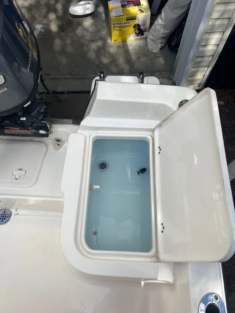Slide: The Image of Key West 1720 Center Console 2022 - 8