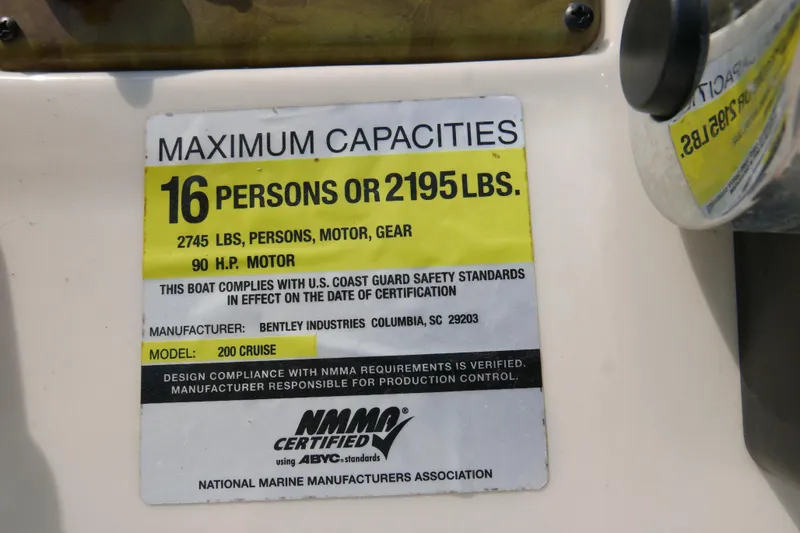 Slide: The Image of Capacity label for 2005 Bentley Pontoons 200 CRUISE, 16 persons or 2195 lbs. - 12