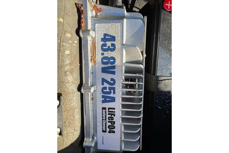 Slide: The Image of LiFePO4 battery charger, 43.8V 25A, Javelin 389T, 1994 model. - 17