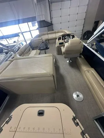 Slide: The Image of Bennington 22SSX 2017 - 2