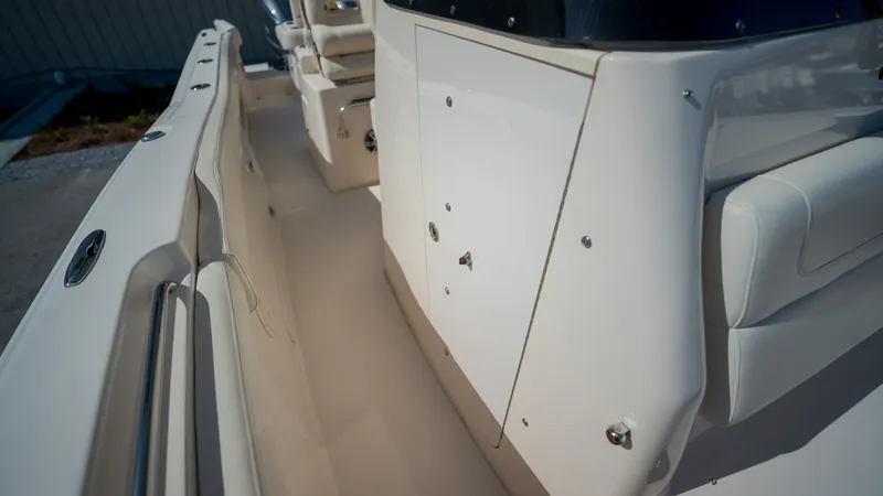 Slide: The Image of Interior view of a 2019 Grady-White Canyon 306 boat. - 14