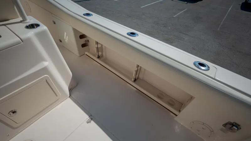 Slide: The Image of Interior view of a 2019 Grady-White Canyon 306 boat deck. - 36