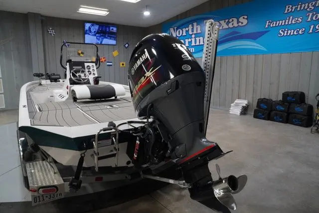 Slide: The Image of Vexus AVX2180CC 2022 - 10