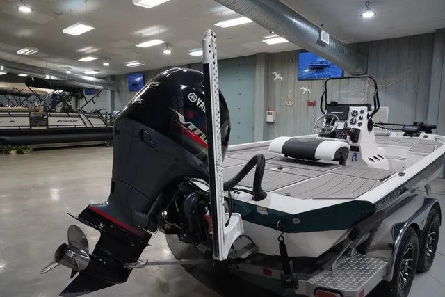 Slide: The Image of Vexus AVX2180CC 2022 - 9