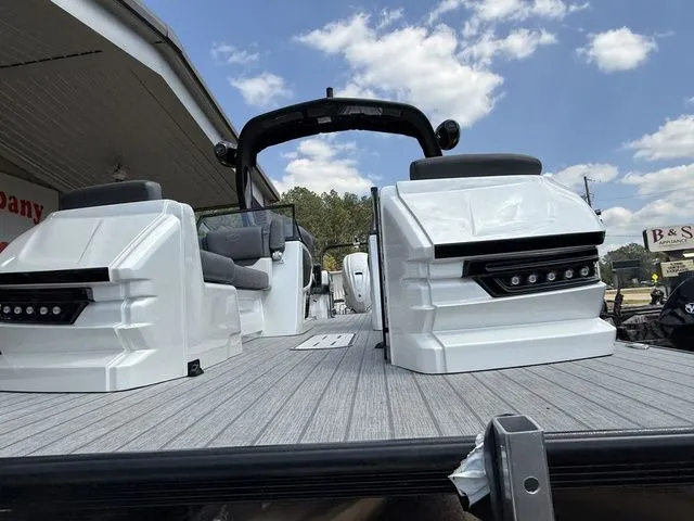 Slide: The Image of Veranda V One 2026 - 15