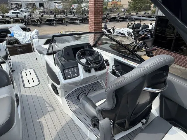 Slide: The Image of Veranda V One 2026 - 27