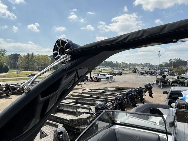 Slide: The Image of Veranda V One 2026 - 29