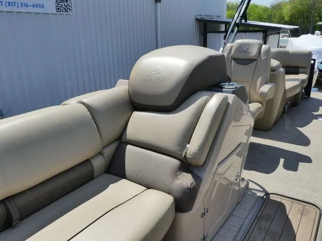 Slide: The Image of Regency 230 LE3 2023 - 12