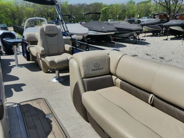 Slide: The Image of Regency 230 LE3 2023 - 13