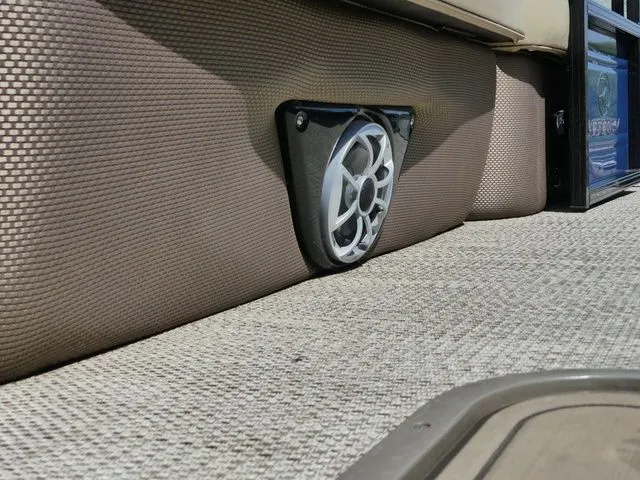 Slide: The Image of Regency 230 LE3 2023 - 20