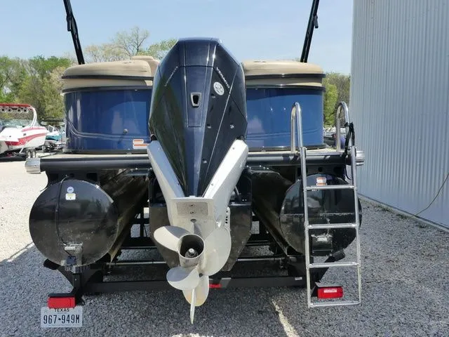 Slide: The Image of Regency 230 LE3 2023 - 5