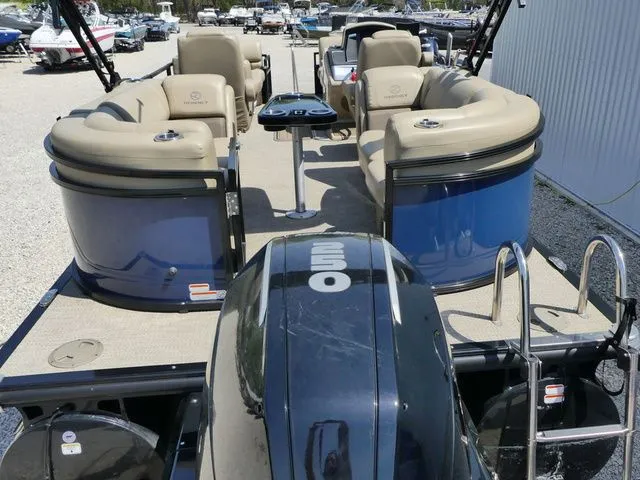 Slide: The Image of Regency 230 LE3 2023 - 7