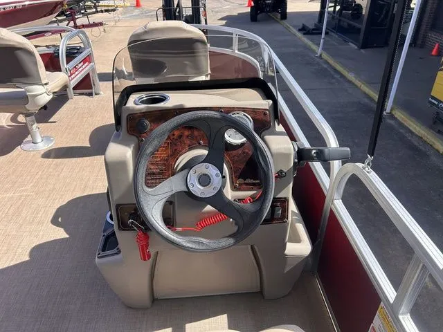 Slide: The Image of Sun Tracker Bass Buggy 16 XL Select 2024 - 13