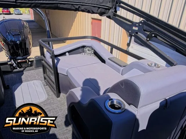 Slide: The Image of SunCatcher Elite 324SS 2026 - 12