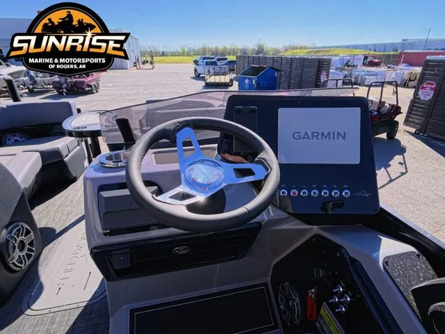 Slide: The Image of SunCatcher Elite 324SS 2026 - 14