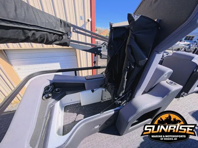 Slide: The Image of SunCatcher Elite 324SS 2026 - 18