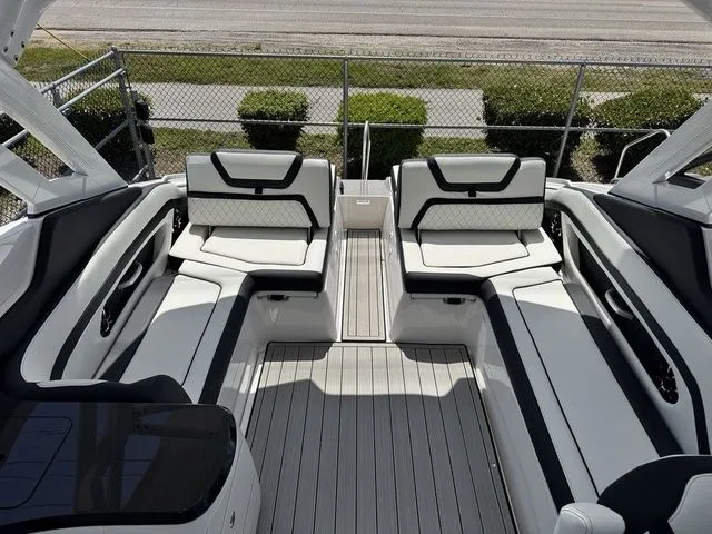 Slide: The Image of Yamaha 275SD 2026 - 33