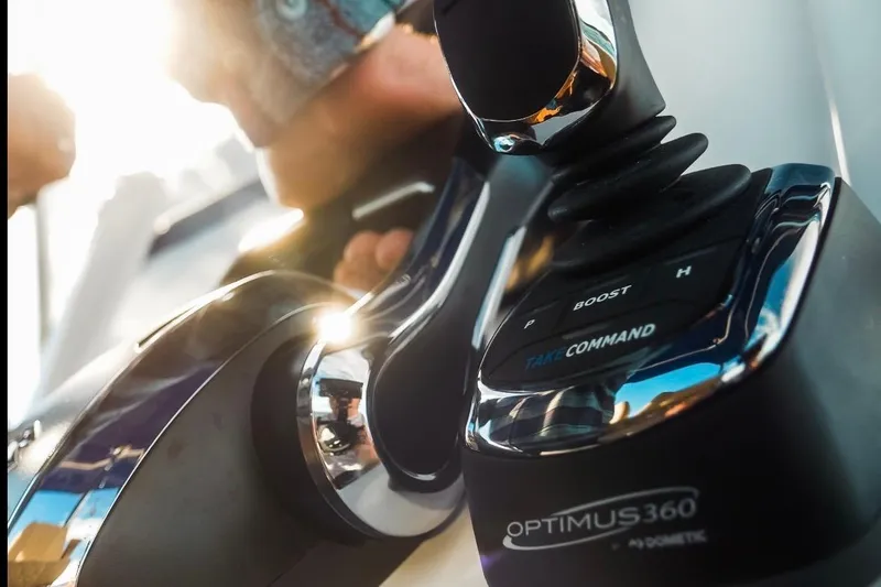 Slide: The Image of Close-up of Dynamic D-305V 2023 boat throttle control with Optimus 360 system. - 14
