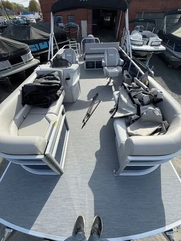 Slide: The Image of Godfrey Sweetwater 2286 SFLX Tritoon - 150 HP Yamaha 2026 - 4