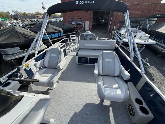 Slide: The Image of Godfrey Sweetwater 2286 SFLX Tritoon - 150 HP Yamaha 2026 - 5