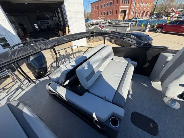 Slide: The Image of Godfrey Monaco 235 SFLC - 250 Suzuki SS 2026 - 10