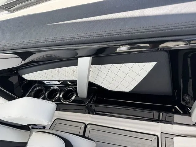 Slide: The Image of Yamaha 275SD 2026 - 17