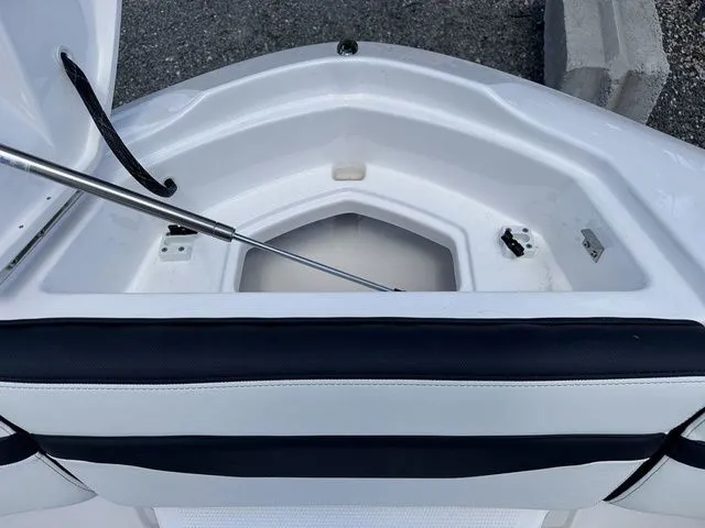 Slide: The Image of Yamaha 275SD 2026 - 28