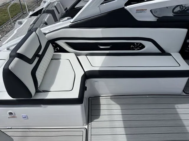 Slide: The Image of Yamaha 275SD 2026 - 10