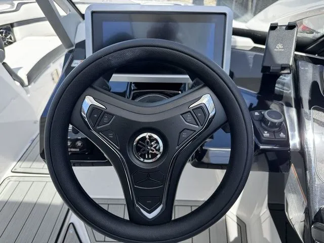 Slide: The Image of Yamaha 275SD 2026 - 23