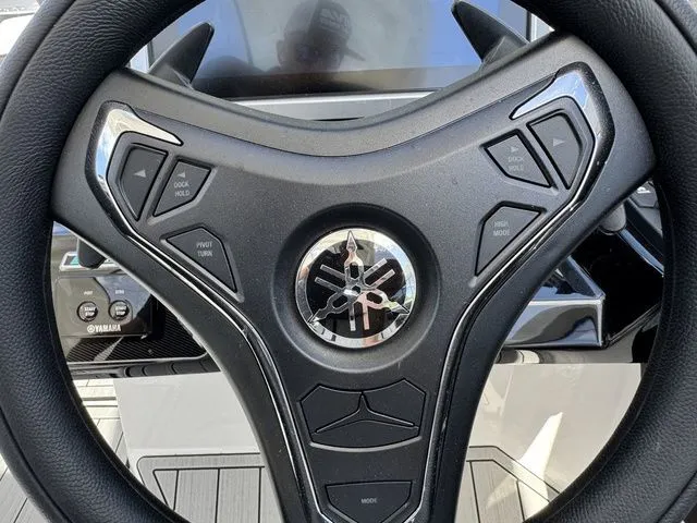 Slide: The Image of Yamaha 275SD 2026 - 24