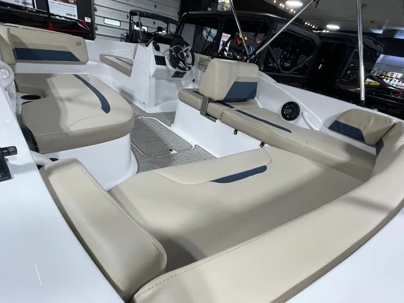 Slide: The Image of Hurricane SS185 2026 - 6