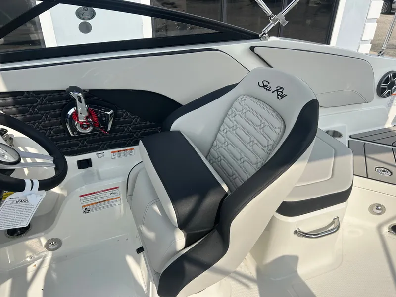 Slide: The Image of Sea Ray SPX 210 Outboard 2026 - 11