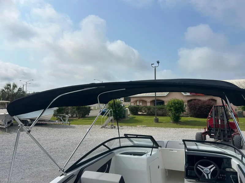 Slide: The Image of Sea Ray SPX 210 Outboard 2026 - 19