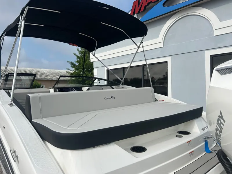 Slide: The Image of Sea Ray SPX 210 Outboard 2026 - 6