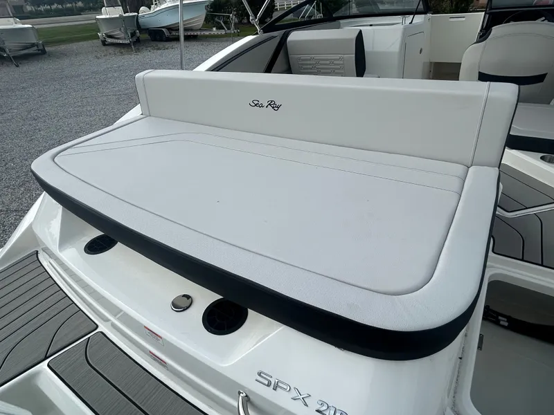 Slide: The Image of Sea Ray SPX 210 Outboard 2026 - 7
