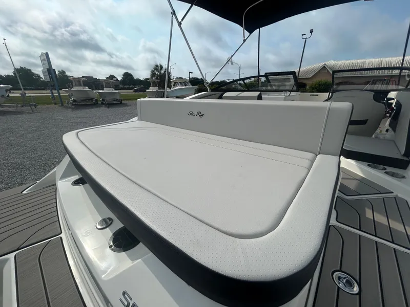 Slide: The Image of Sea Ray SPX 210 Outboard 2026 - 8