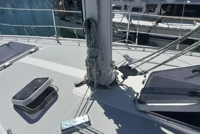 Slide: The Image of Deck of 1993 Catalina 36 MkII sailboat with rigging and hatches. - 31