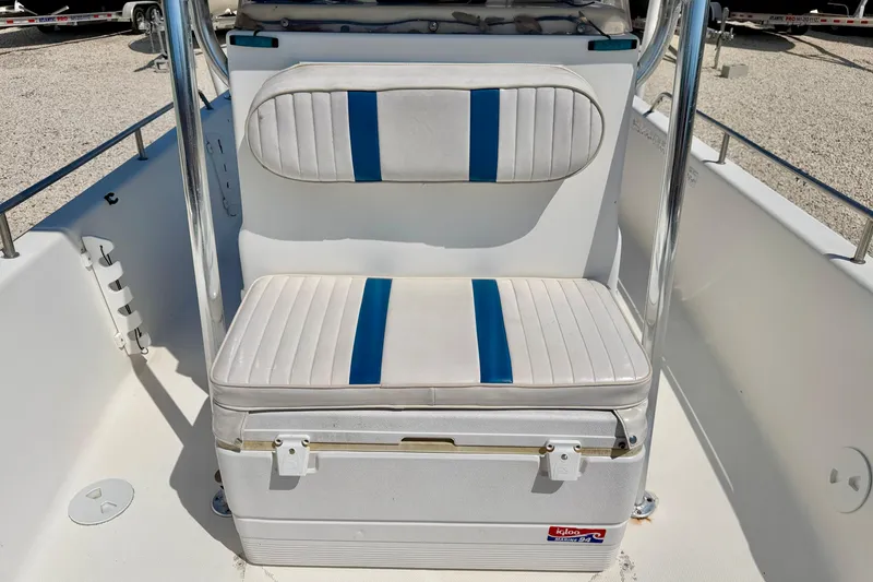 Slide: The Image of White and blue seating on 2001 Sea Fox 215 Bay Fisher boat. - 10