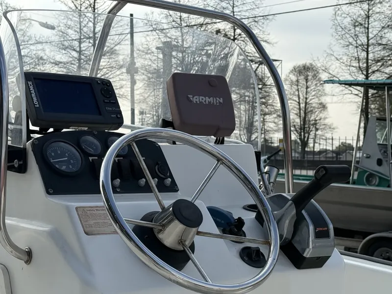 Slide: The Image of Boston Whaler 17 Montauk 2005 - 12