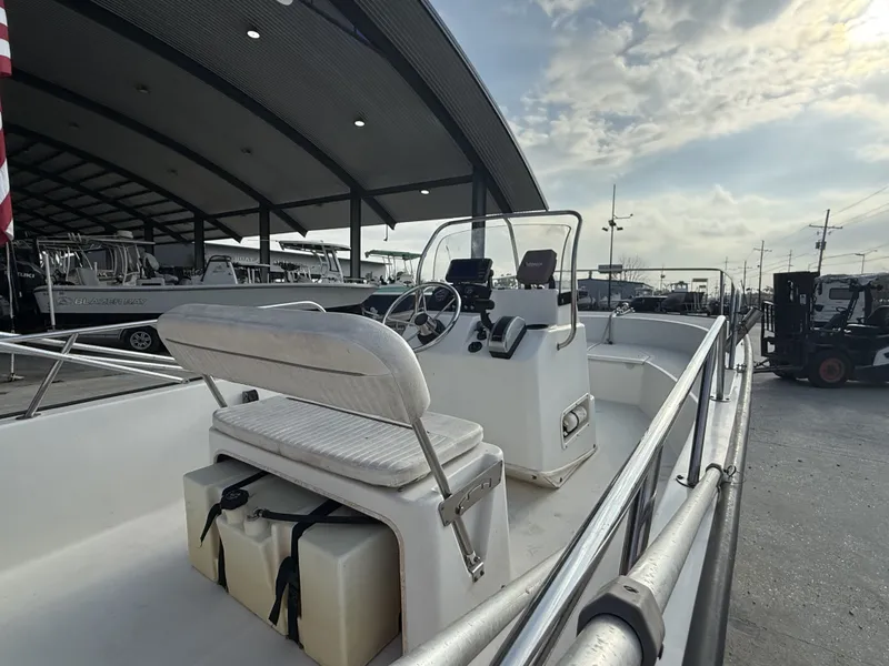 Slide: The Image of Boston Whaler 17 Montauk 2005 - 13