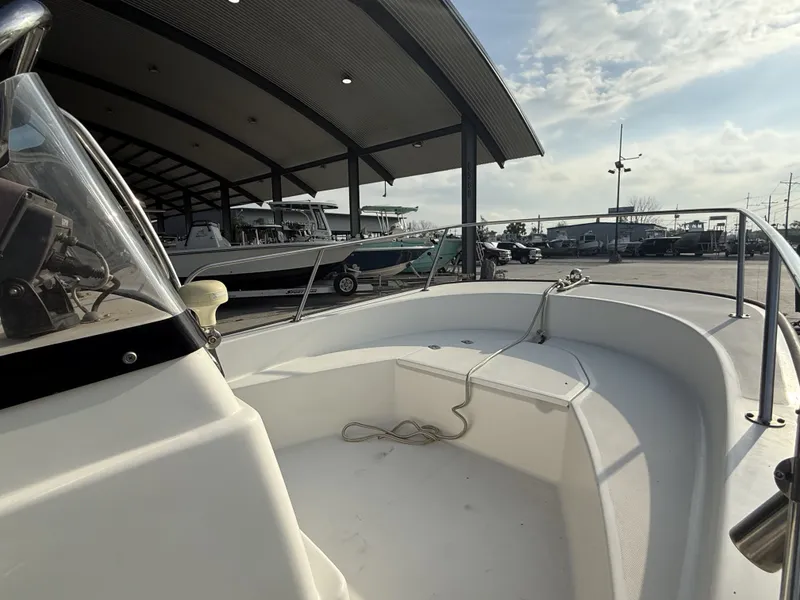 Slide: The Image of Boston Whaler 17 Montauk 2005 - 14