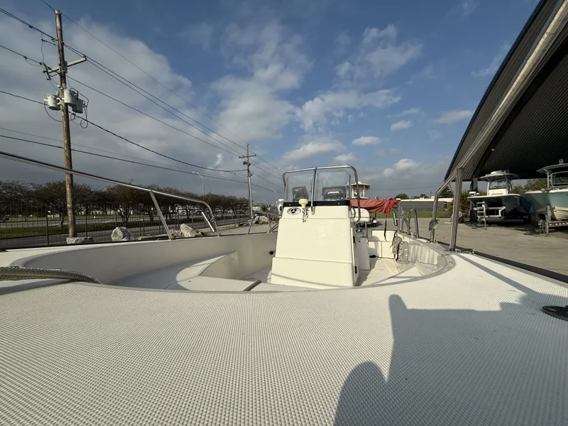 Slide: The Image of Boston Whaler 17 Montauk 2005 - 15