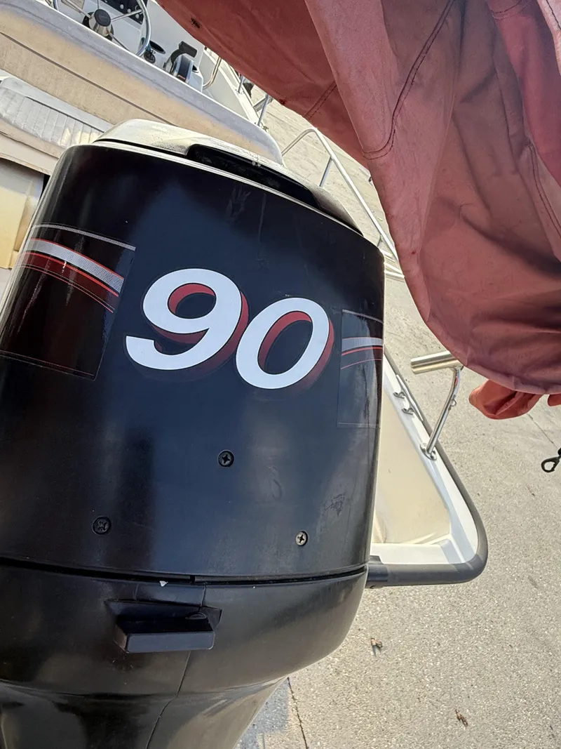 Slide: The Image of Boston Whaler 17 Montauk 2005 - 5