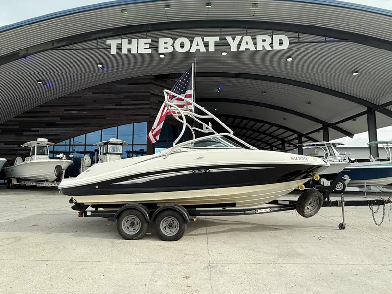 Slide: The Image of 2007 Sea Ray 210 boat at The Boat Yard. - 10