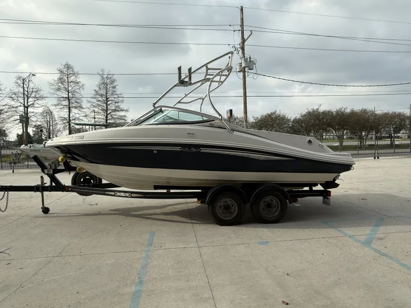Slide: The Image of 2007 Sea Ray 210 boat on trailer, side view. - 3